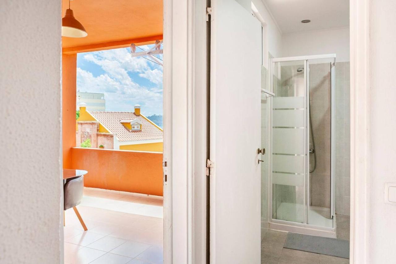 Appartamento Relax In Lisbon For 4 People With Terrace And Parking Esterno foto