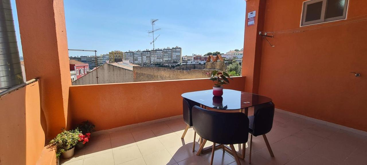 Appartamento Relax In Lisbon For 4 People With Terrace And Parking Esterno foto